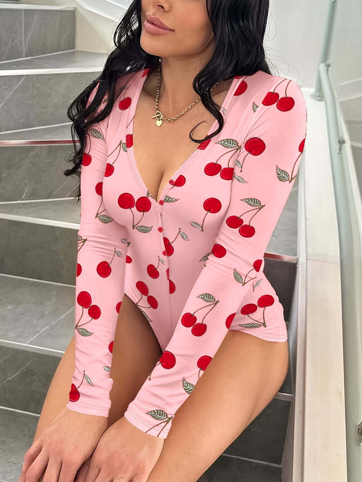 Conjunto de pijama de invierno y otoño navideño de manga larga con estampado de letras a cuadros en contraste, cuello en V. 10