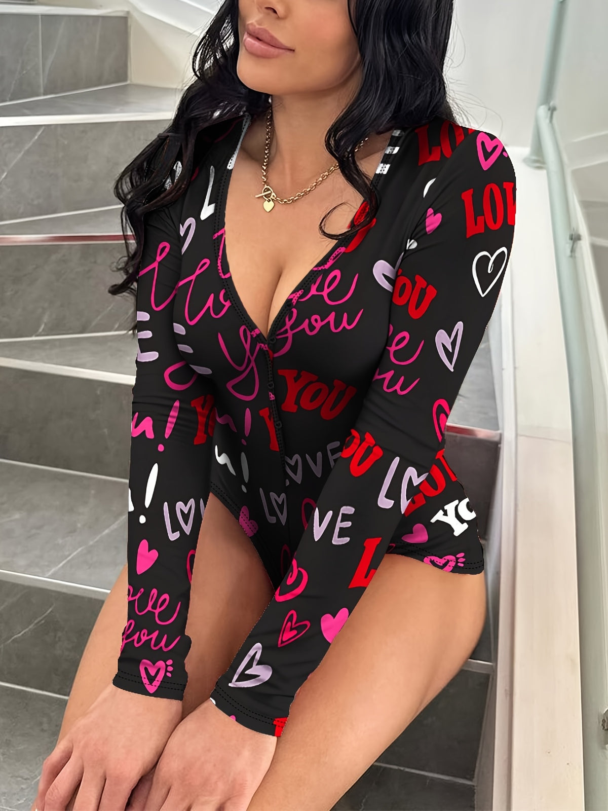 Conjunto de pijama de invierno y otoño navideño de manga larga con estampado de letras a cuadros en contraste, cuello en V. 9